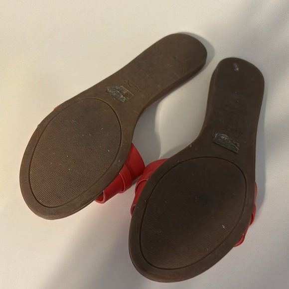 Aldo Flat Slide Sandals Red with God Buckle Detail Size 40 - Picture 2 of 3